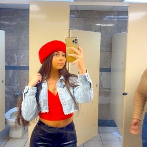 Meet your Posher, Kayla